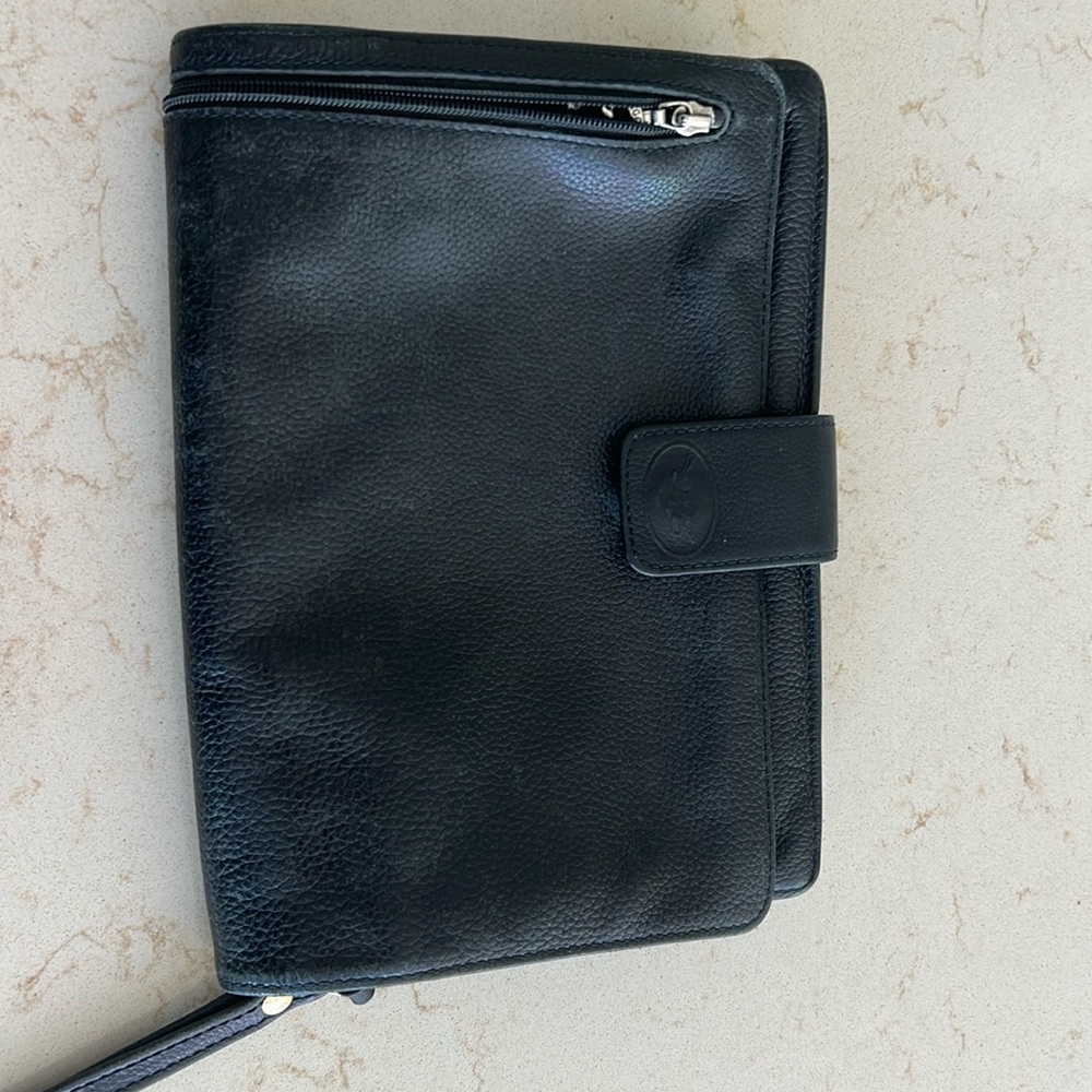 Men’s black leather bag